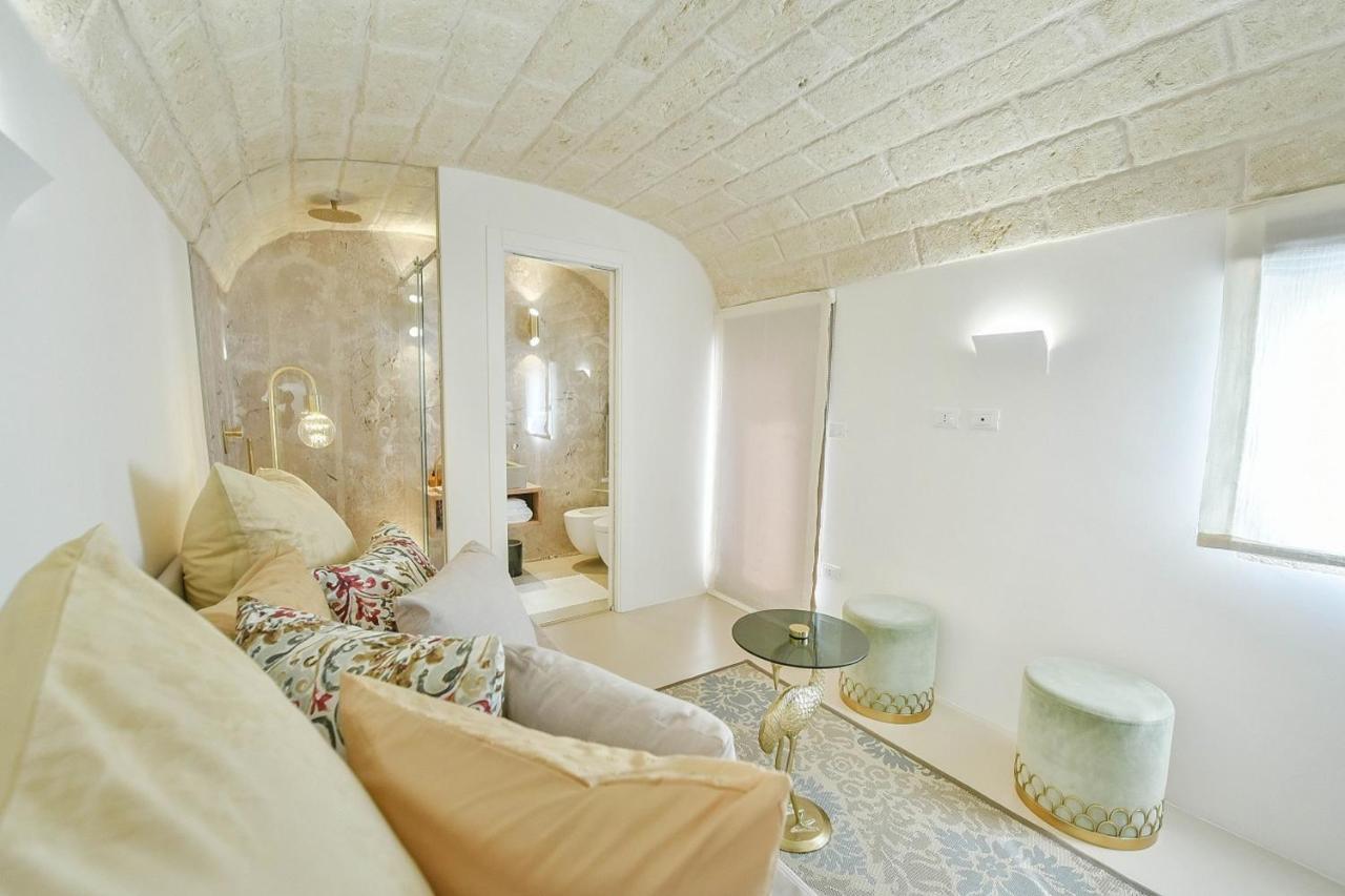 Eurydice Suite With Infinity Jacuzzi Ostuni Bagian luar foto