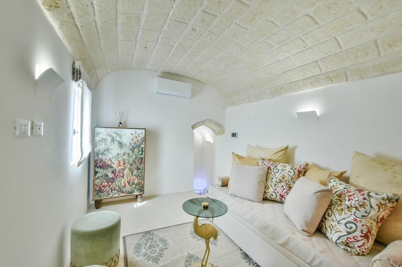 Eurydice Suite With Infinity Jacuzzi Ostuni Bagian luar foto