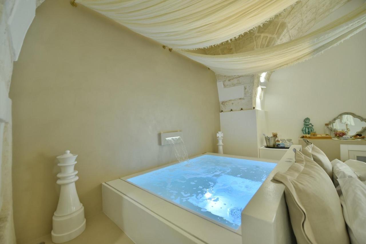 Eurydice Suite With Infinity Jacuzzi Ostuni Bagian luar foto