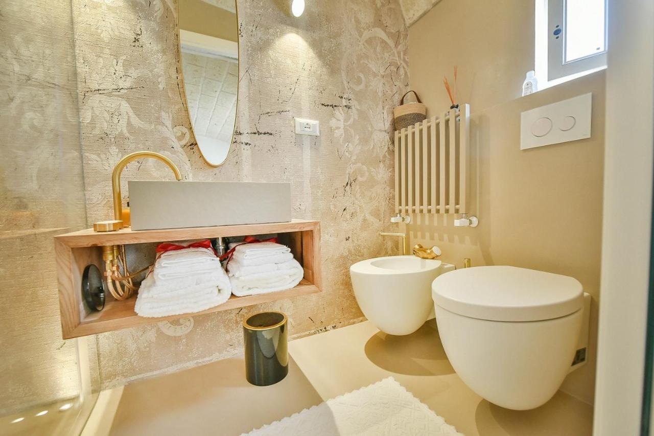 Eurydice Suite With Infinity Jacuzzi Ostuni Bagian luar foto
